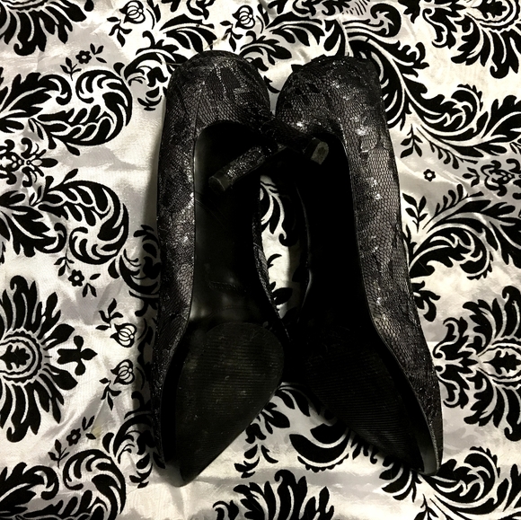 Black lace high heel pumps - Picture 4 of 6